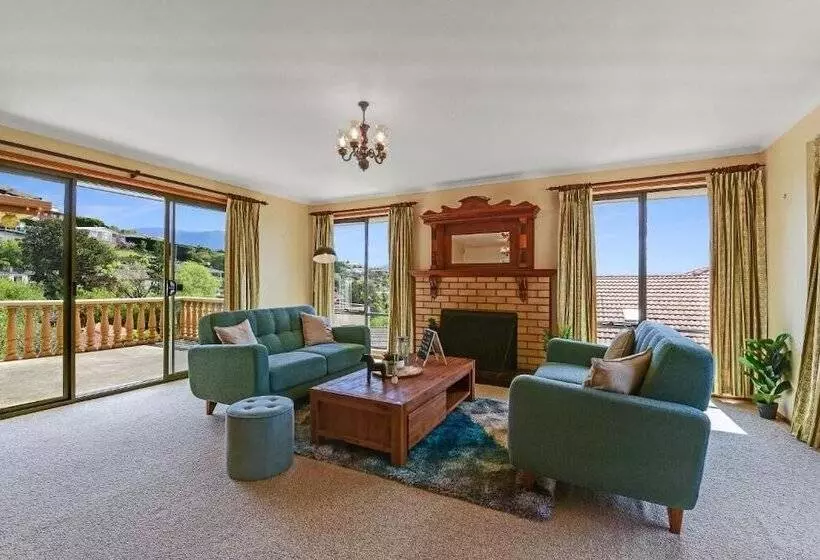 Majatalo Vintage Cuddle Guest House