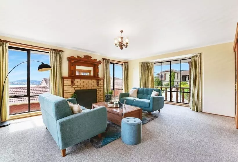 Majatalo Vintage Cuddle Guest House