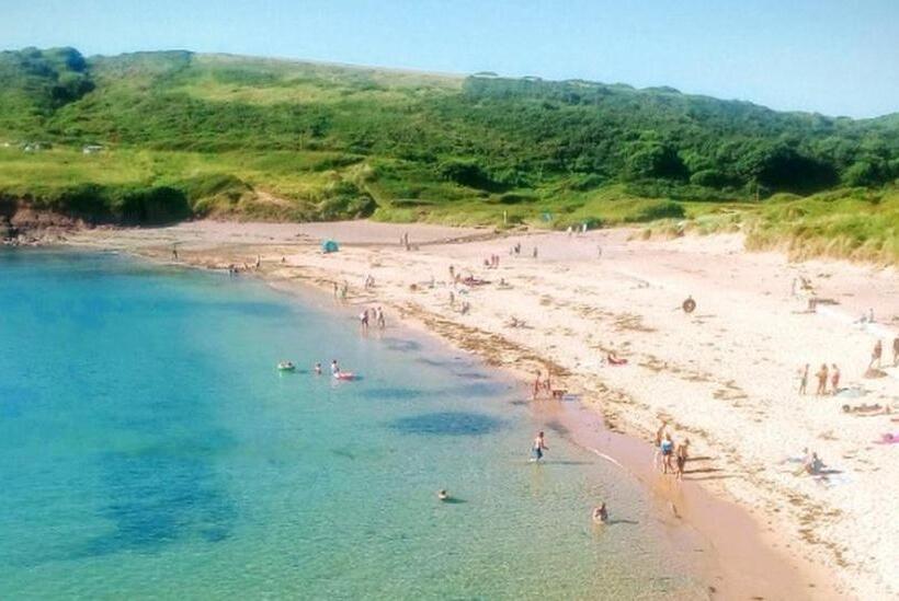 Manorbier Castle Inn Bay Room