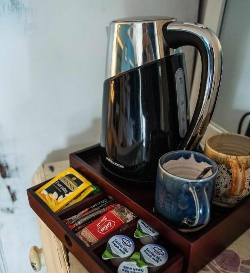 Manorbier Castle Inn Bay Room