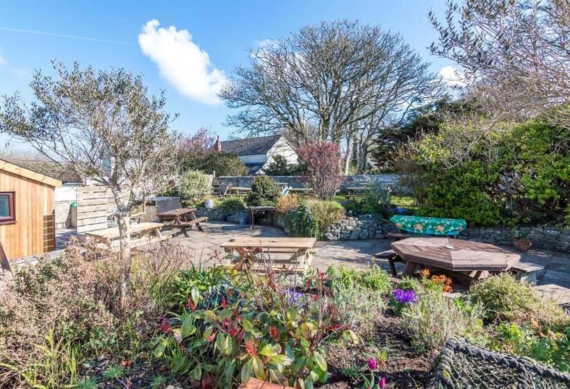 Manorbier Castle Inn Bay Room