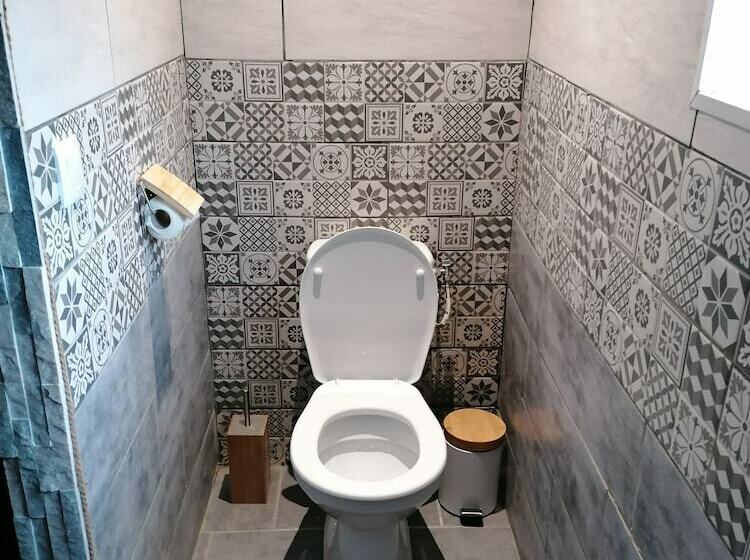 膳宿费 Belle Est La Nuit