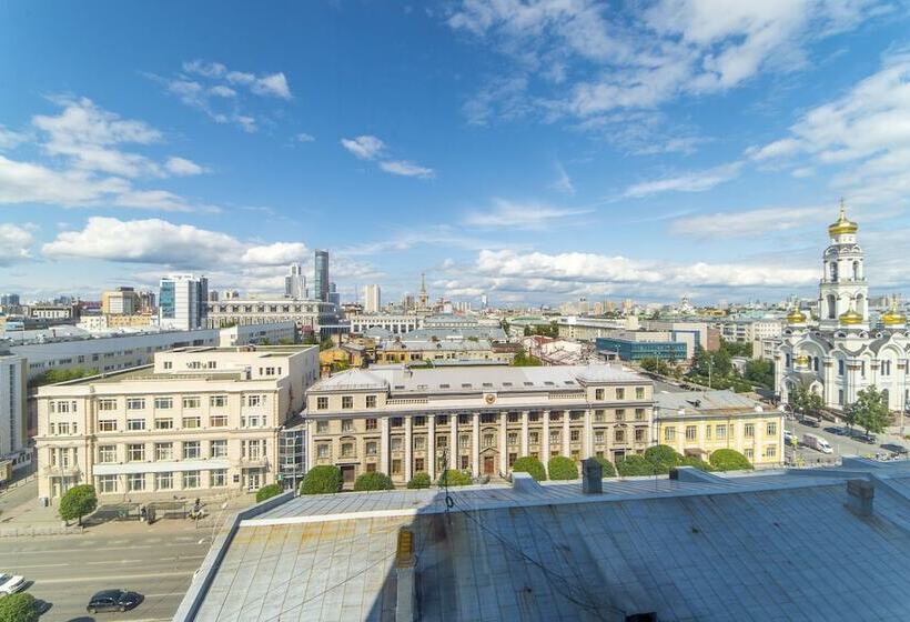 Radius Central House