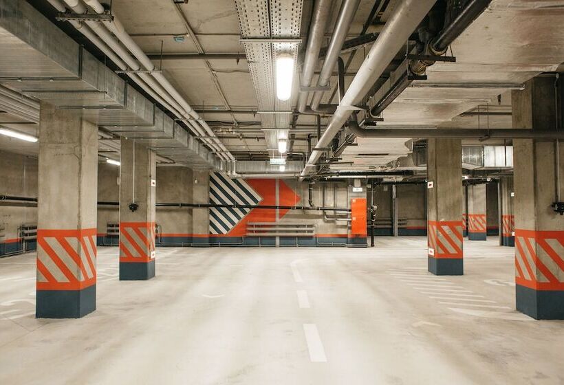 Radius Central House