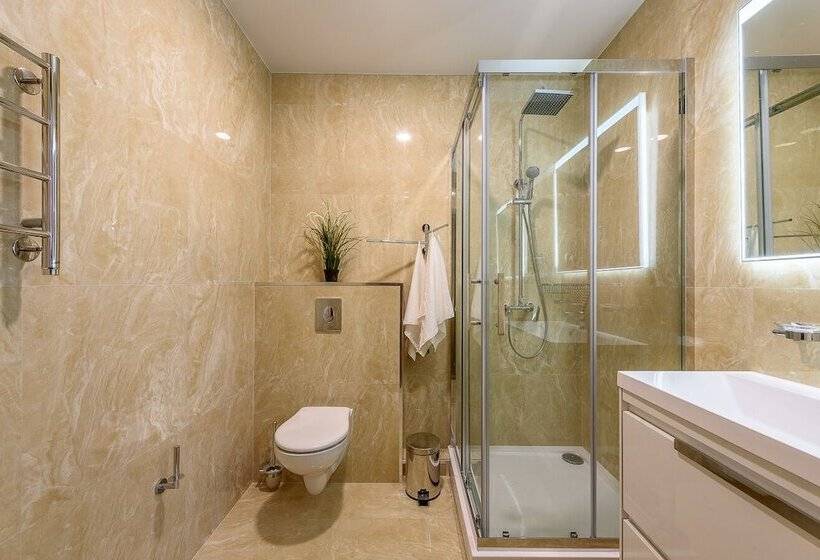 Radius Central House