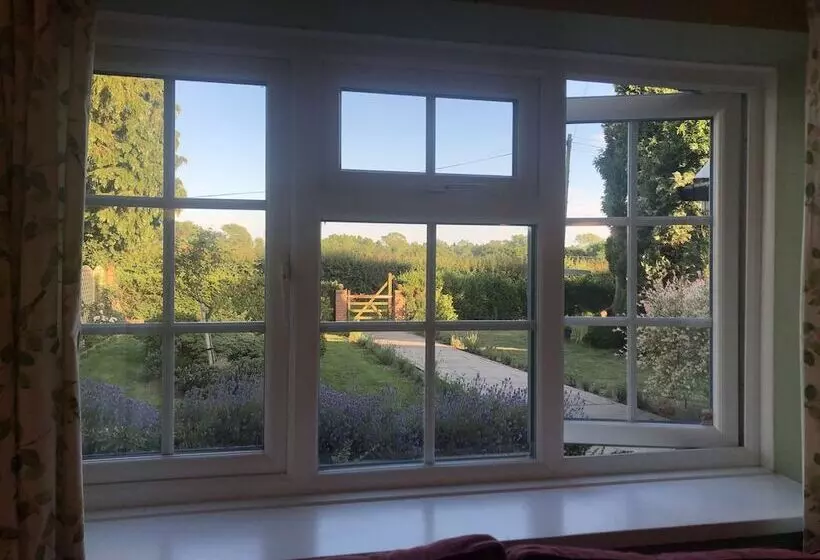 ベッドアンドブレックファースト Old School House