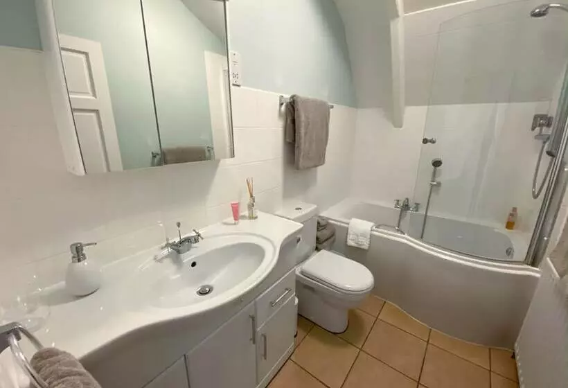 ベッドアンドブレックファースト Old School House