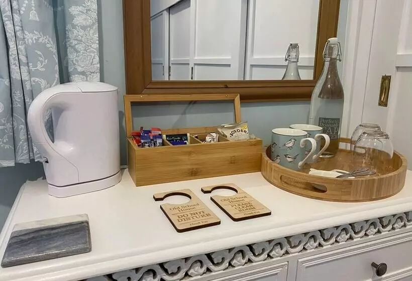 ベッドアンドブレックファースト Old School House