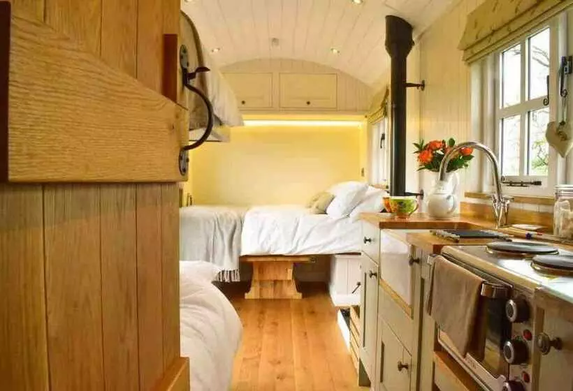 هتل Craigduckie Shepherds Huts