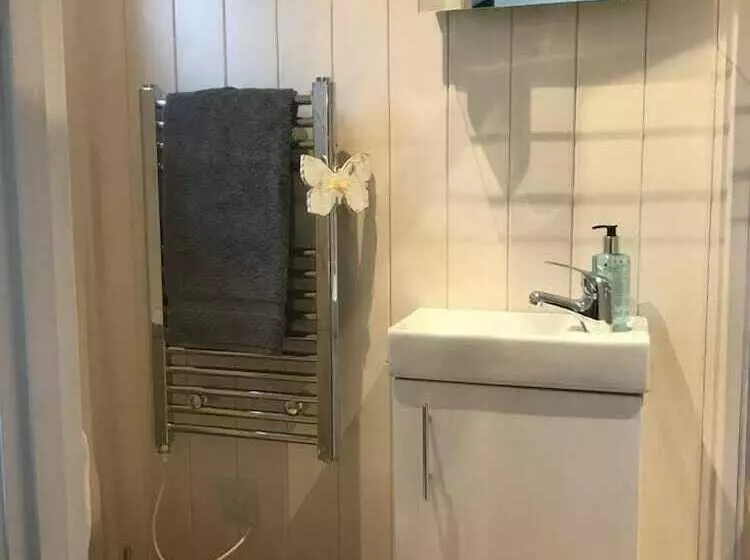 هتل Craigduckie Shepherds Huts