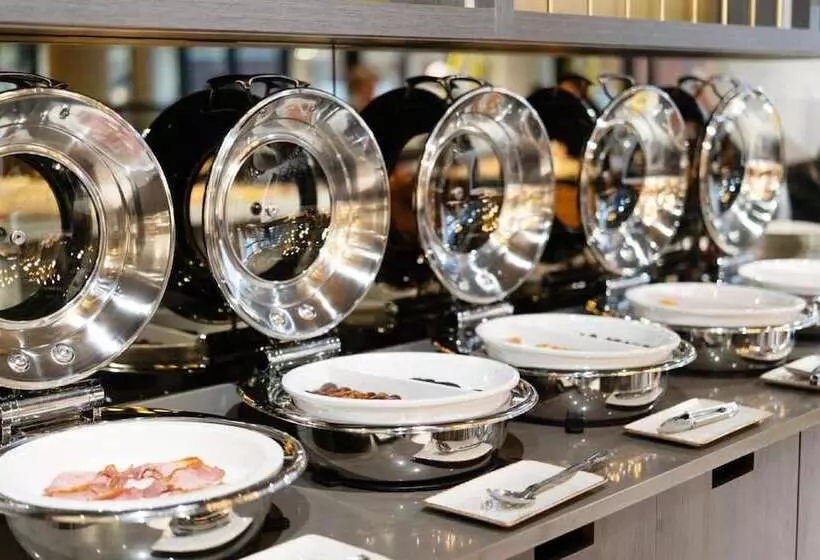 هتل Mercure Newport