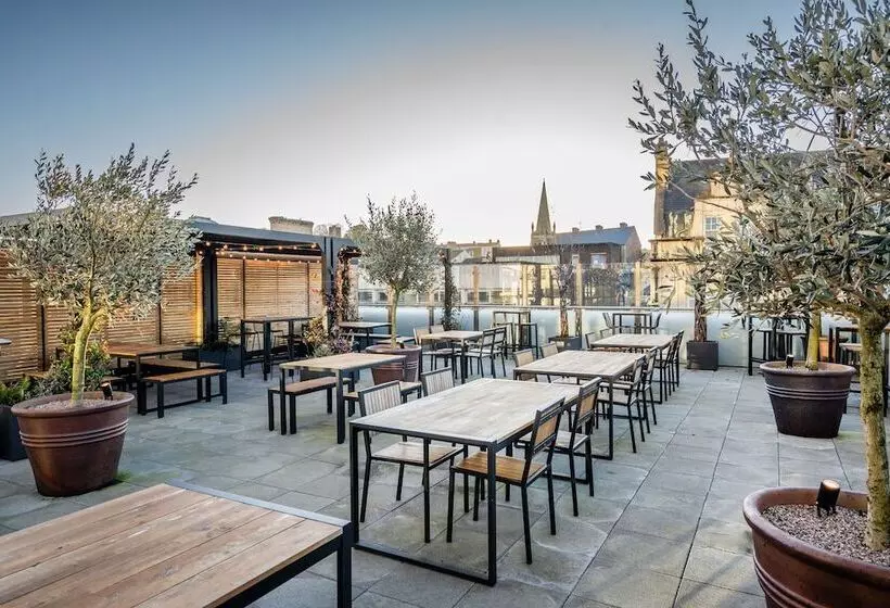 هتل Mercure Newport