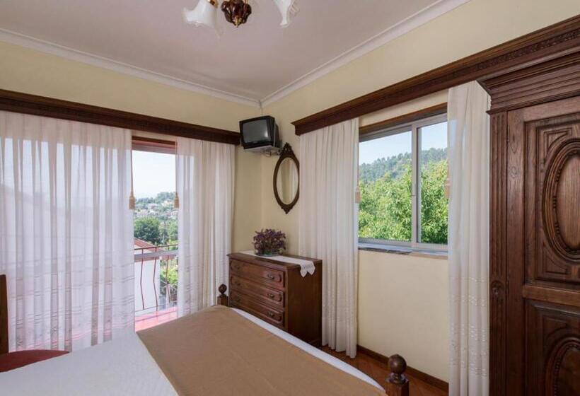 ペンション Alojamento Correia