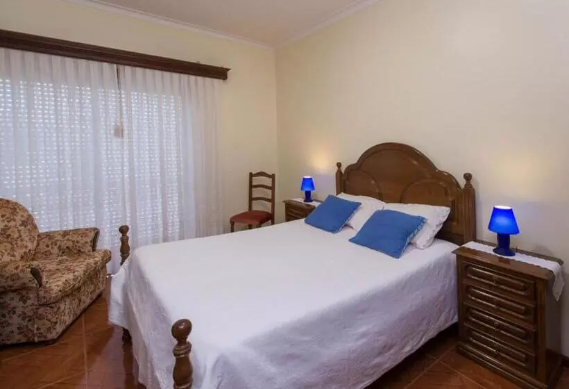 پانسیون Alojamento Correia