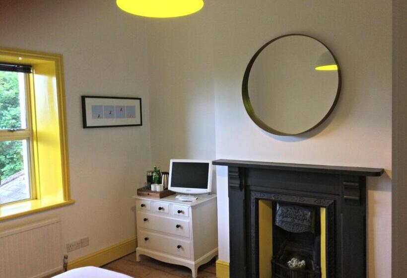 مبيت وإفطار Walltree House