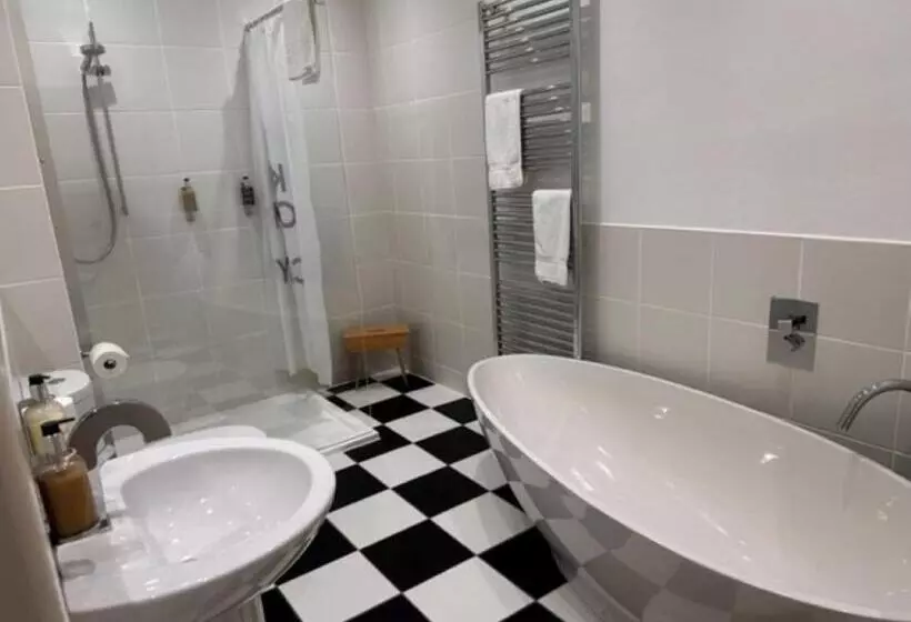 Aamiaismajoitus (B&B) Walltree House