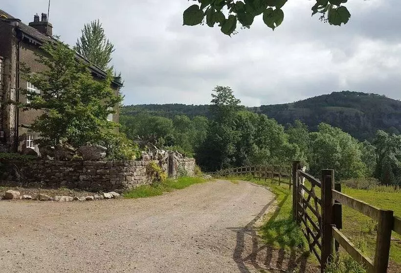 Aamiaismajoitus (B&B) Witherslack Hall Farm