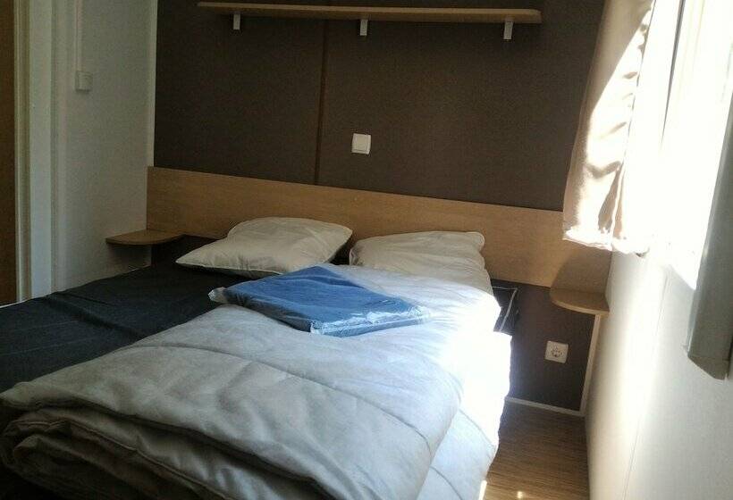 Отель Camping Les Sables