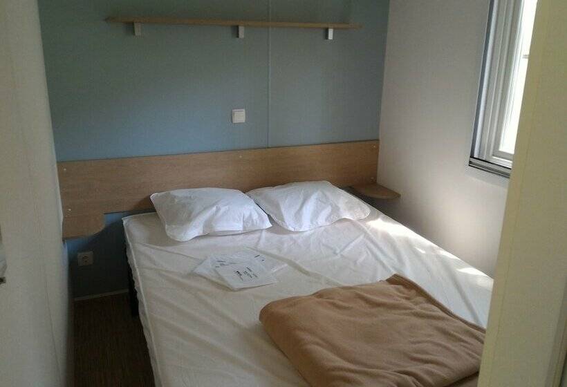 Отель Camping Les Sables