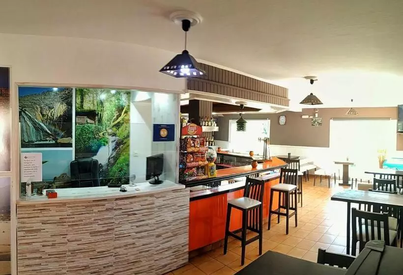 پانسیون Hostal Montreal