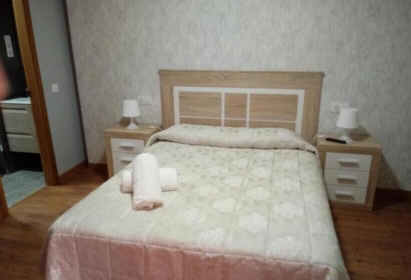 پانسیون Hostal Montreal