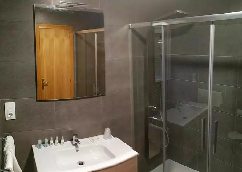 پانسیون Hostal Montreal