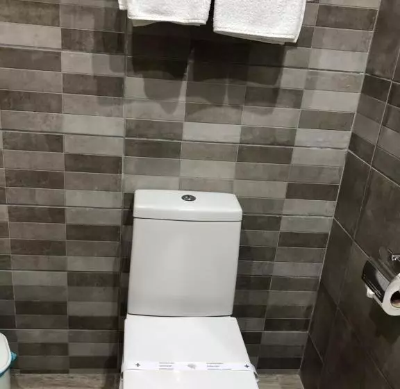 پانسیون Hostal Montreal