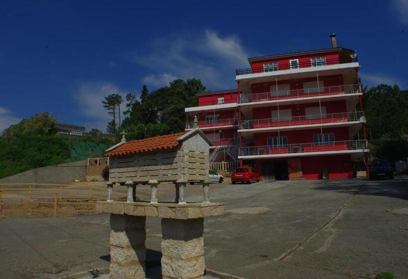 پانسیون Hostal Montreal