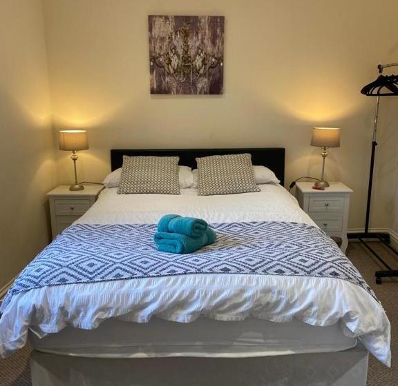 پانسیون Parliament