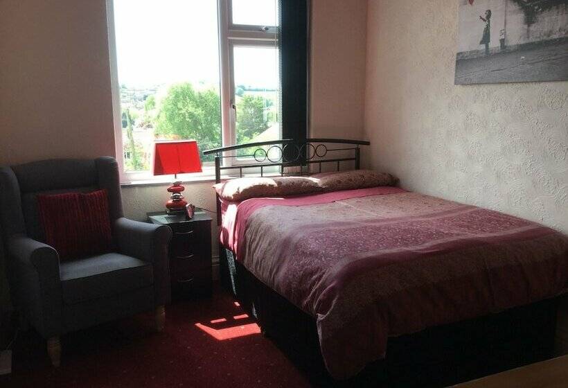 بنسيون Southcroft