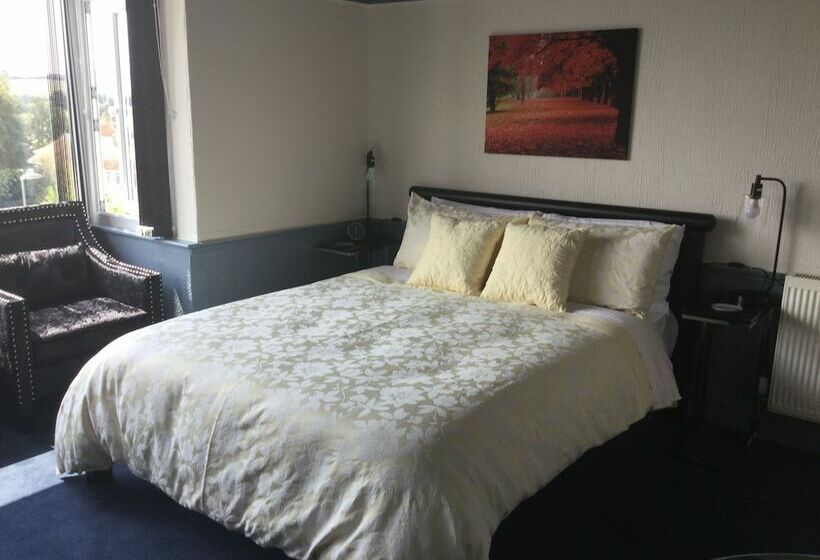 بنسيون Southcroft