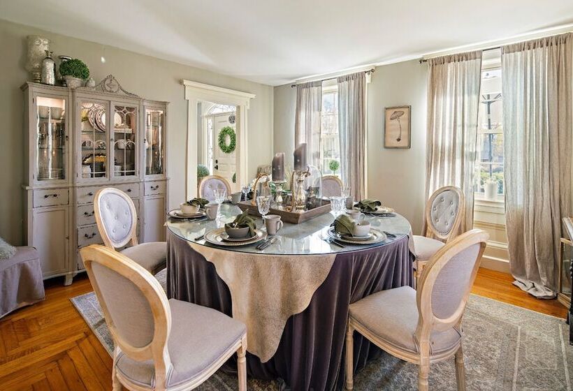 The Watson Boutique Bed And Breakfast