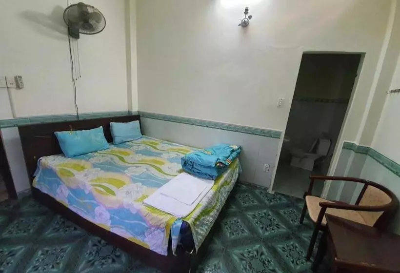 Spot On 1122 Nhat Anh Motel