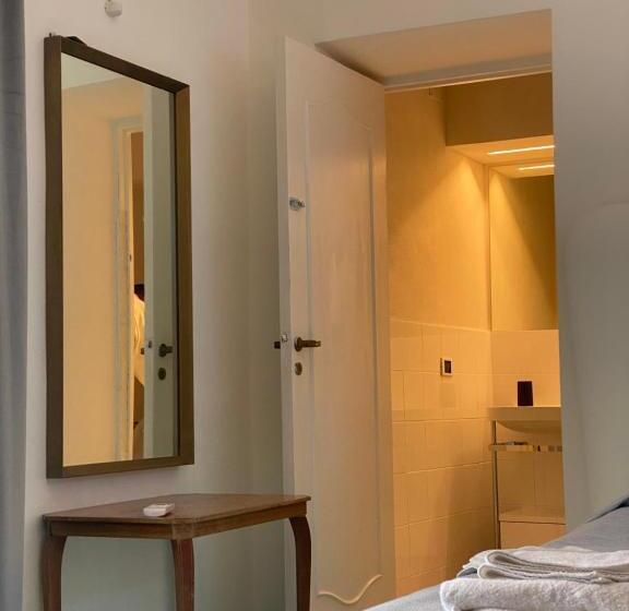 تختخواب و صبحانه Suites Edivino Design Capri