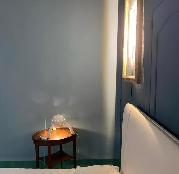 تختخواب و صبحانه Suites Edivino Design Capri