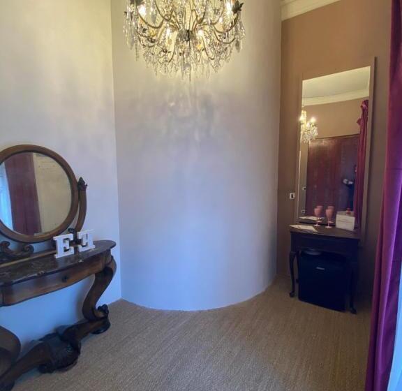 تختخواب و صبحانه Suites Edivino Design Capri