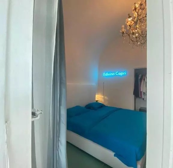 تختخواب و صبحانه Suites Edivino Design Capri