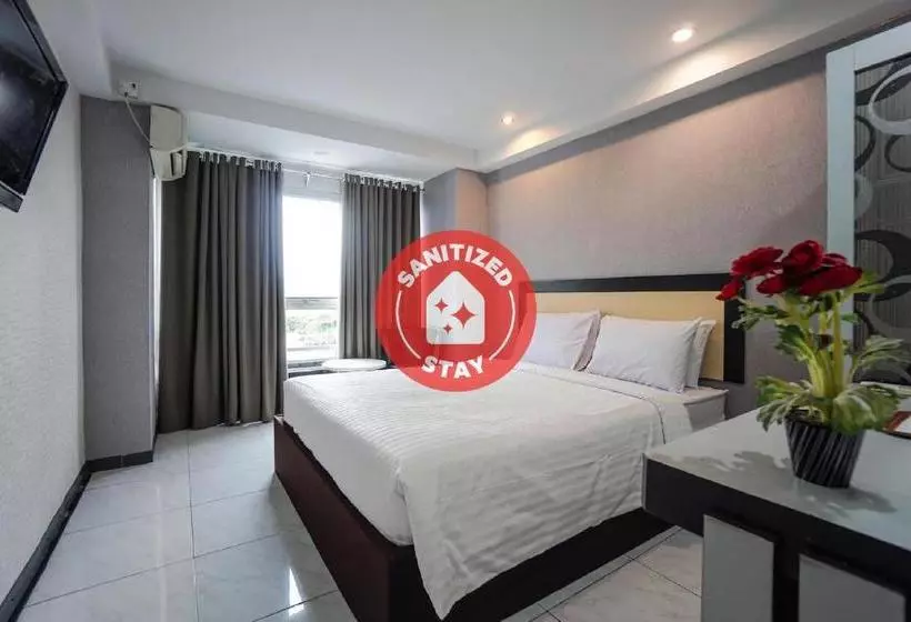 Capital O 3433 Hotel Plaza