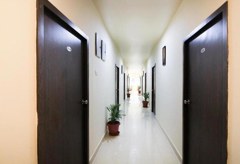 ホテル Capital O 71726 Airport Stay Inn