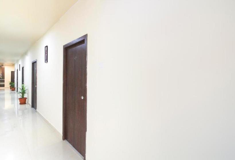 ホテル Capital O 71726 Airport Stay Inn