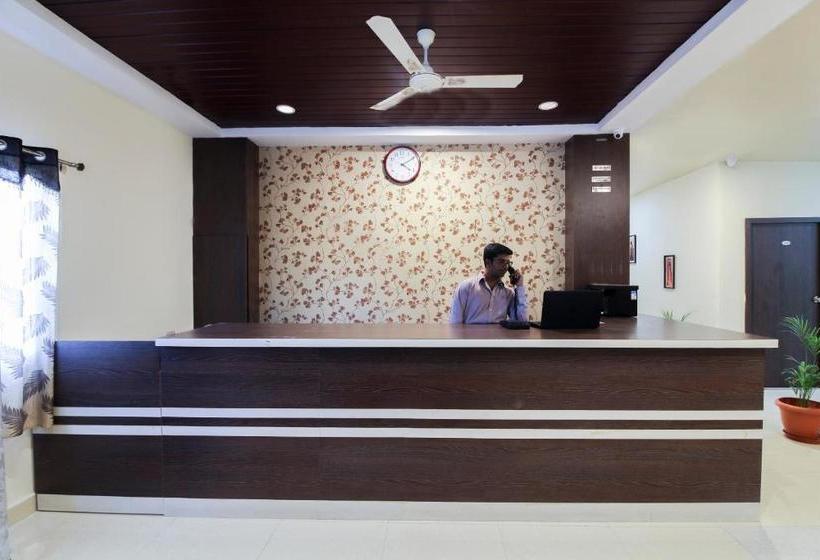 ホテル Capital O 71726 Airport Stay Inn