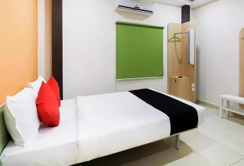 ホテル Capital O 71726 Airport Stay Inn