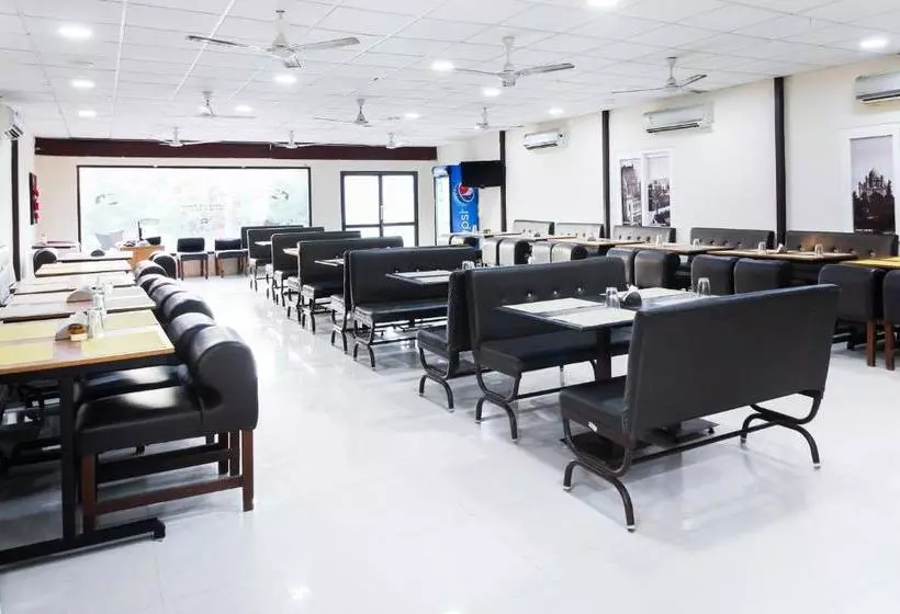 ホテル Capital O 71726 Airport Stay Inn