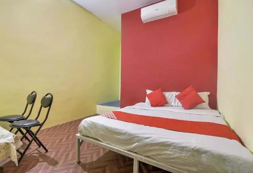 هتل Oyo 61045 Maharaja Inn