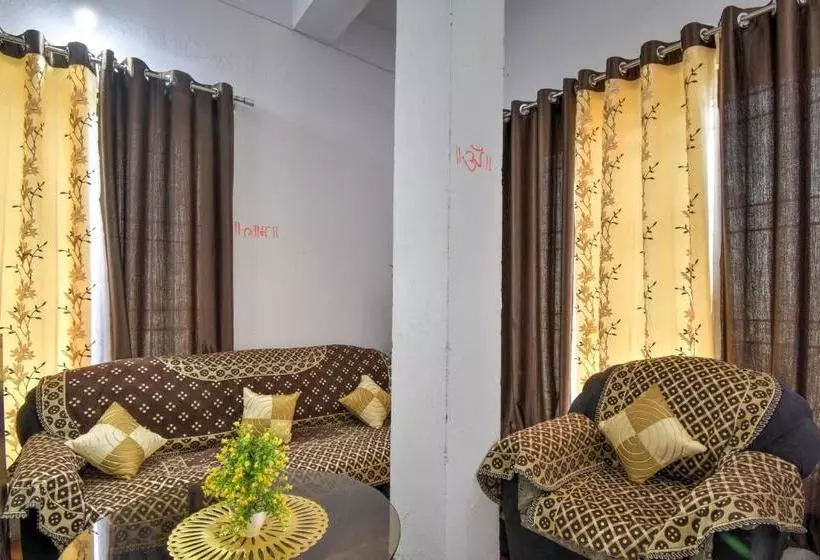 هتل Oyo 61045 Maharaja Inn