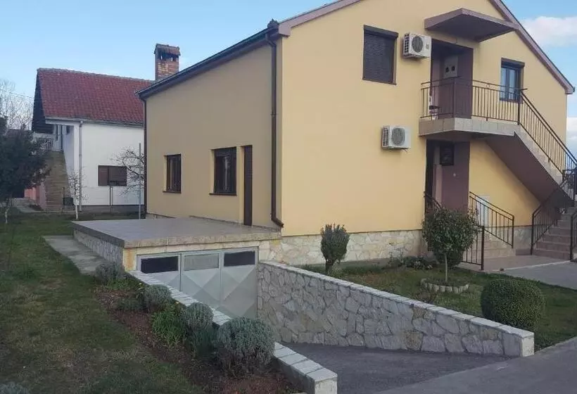 پانسیون Hostel Vera   Airport Podgorica