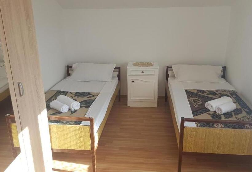 펜션 Hostel Vera   Airport Podgorica