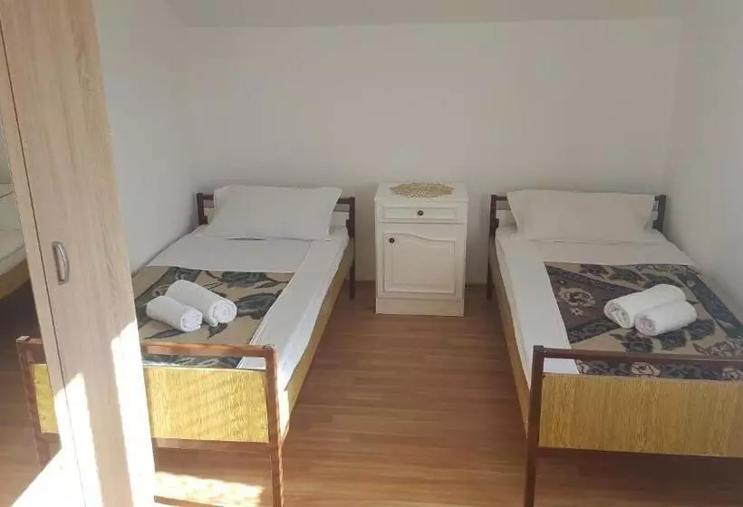 پانسیون Hostel Vera   Airport Podgorica