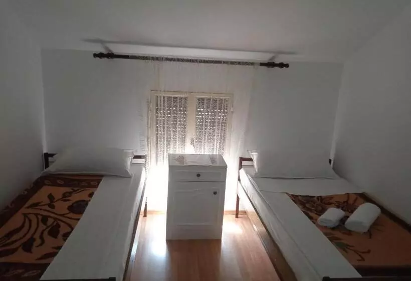 پانسیون Hostel Vera   Airport Podgorica