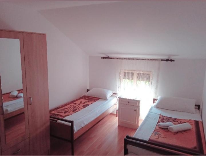 펜션 Hostel Vera   Airport Podgorica